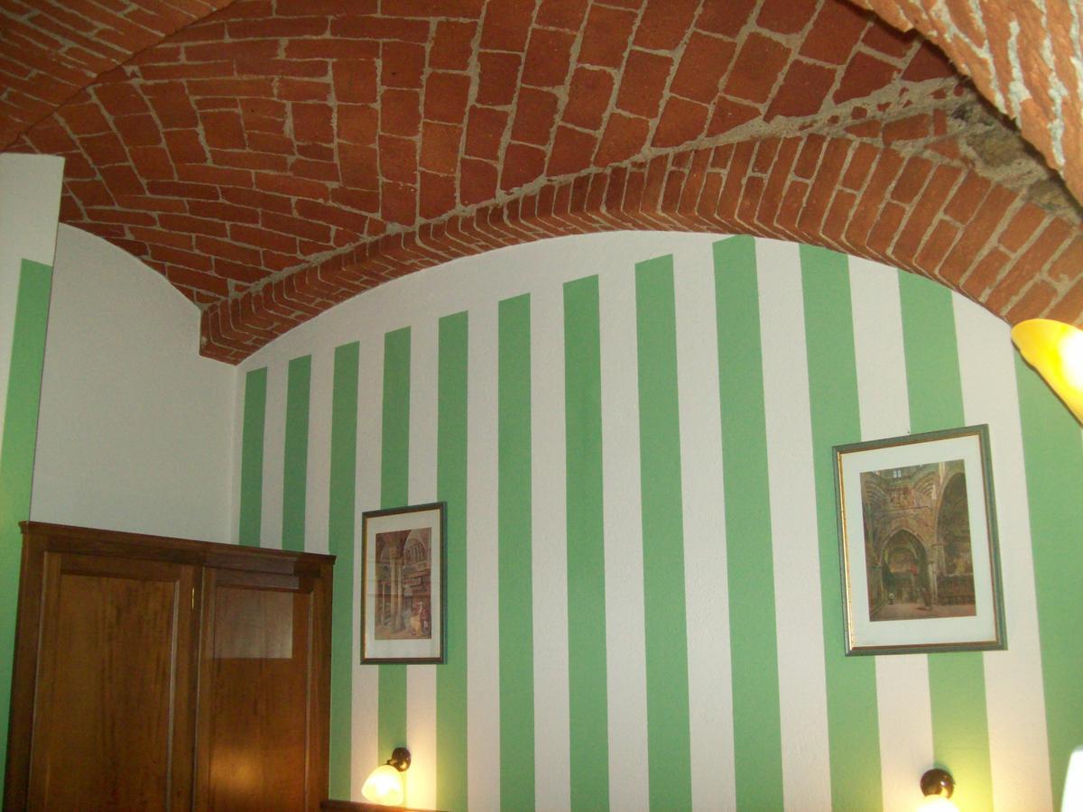Hotel Excalibur Revello Luaran gambar