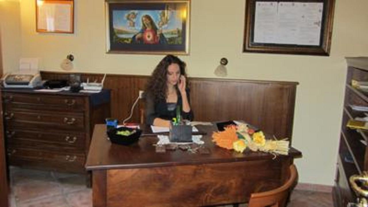 Hotel Excalibur Revello Luaran gambar