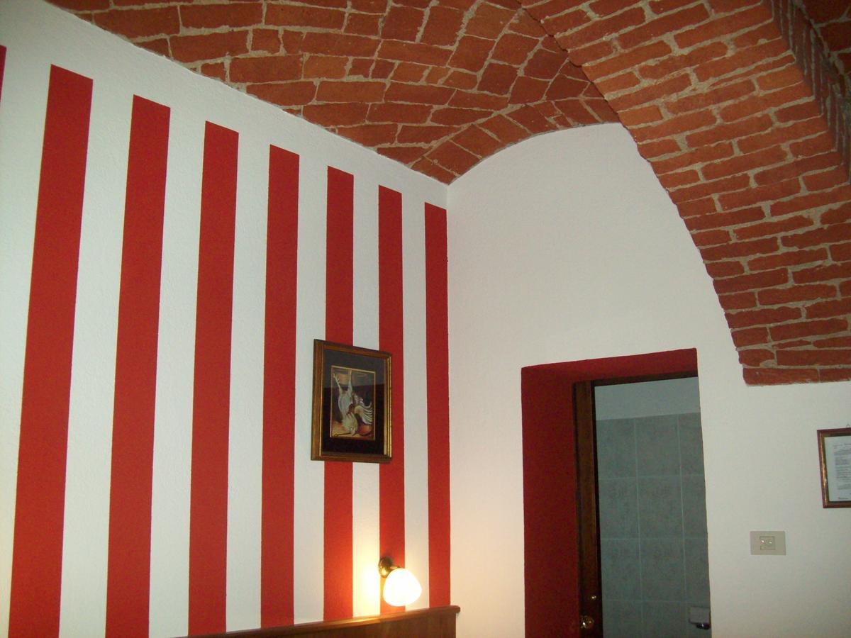 Hotel Excalibur Revello Luaran gambar