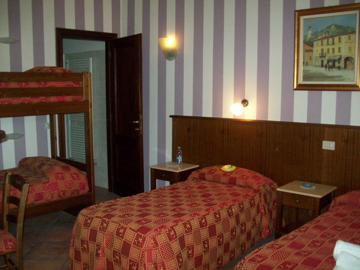 Hotel Excalibur Revello Luaran gambar