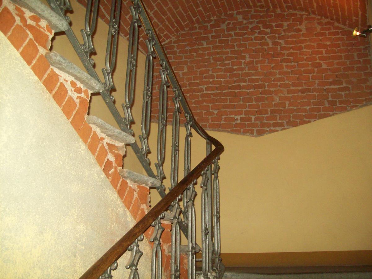 Hotel Excalibur Revello Luaran gambar