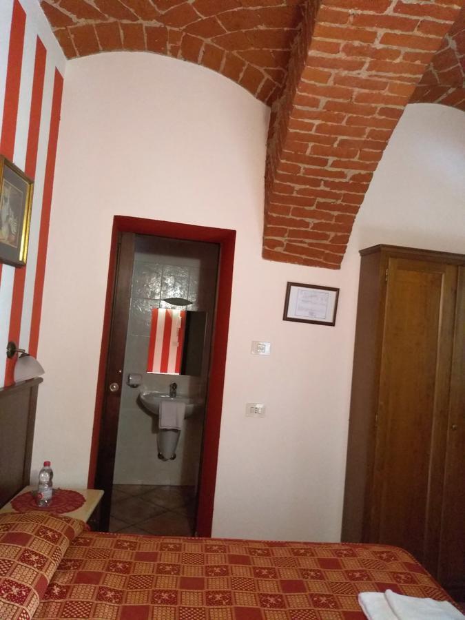 Hotel Excalibur Revello Luaran gambar